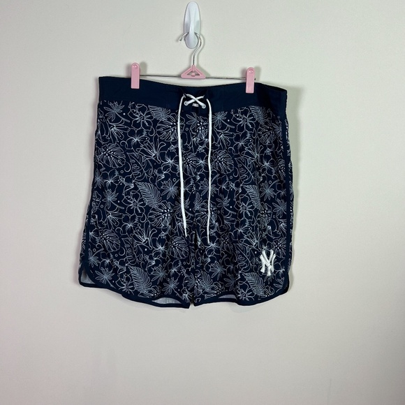 Yankees Blue Floral Swim Trunks MLB Baseball Mens XX Large - Picture 1 of 6